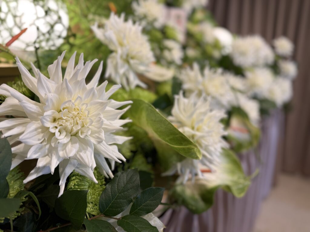中野区 家族葬 花祭壇 ダリア